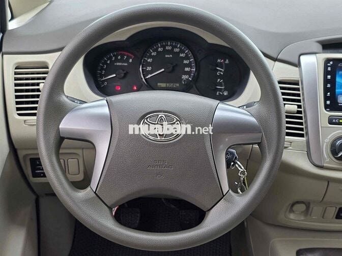 Toyota Innova 2015 E - 63125 km
