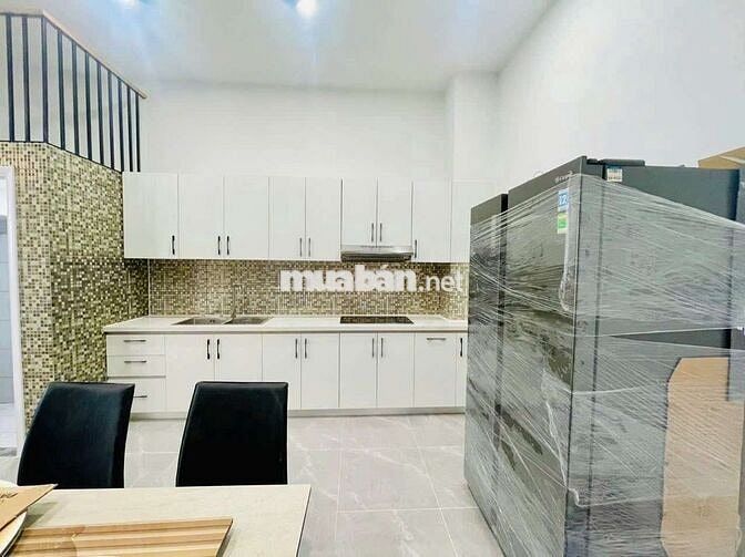 Cho thuê nguyên căn  1 trệt 3 lầu 5pn 5wc nhà mới full nội thất
