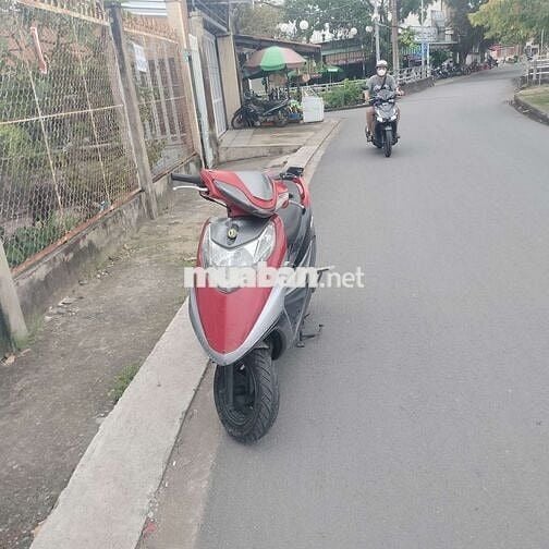 Dư nên chia lại cho a chị e chở đồ đi chơi đi chợ
