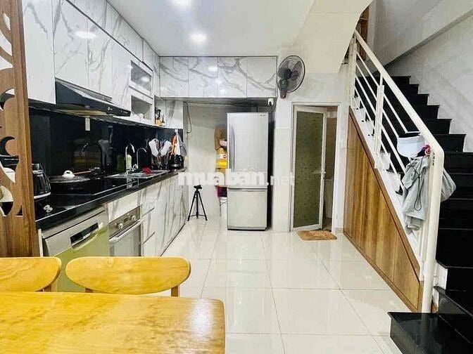 BÁN NHÀ MẶT TIỀN NGUYỄN TRỌNG TUYỂN - TRUNG TÂM PHÚ NHUẬN
