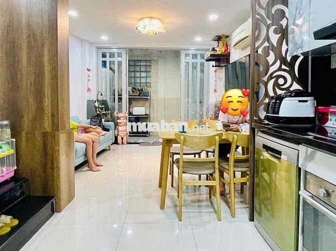 BÁN NHÀ MẶT TIỀN NGUYỄN TRỌNG TUYỂN - TRUNG TÂM PHÚ NHUẬN