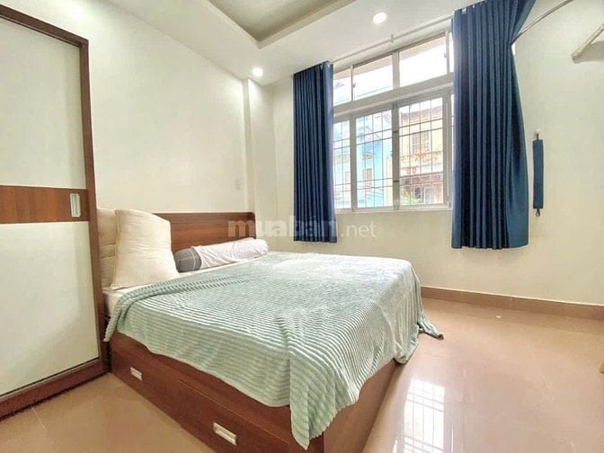 CHDV sát ĐH Ngoại Thương, 5 x 10m, 5 Tấm, 10P Full nội thất Giá TỐT