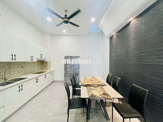 Cho thuê nguyên căn  1 trệt 3 lầu 5pn 5wc nhà mới full nội thất