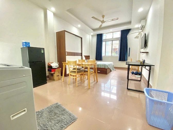 CHDV sát ĐH Ngoại Thương, 5 x 10m, 5 Tấm, 10P Full nội thất Giá TỐT