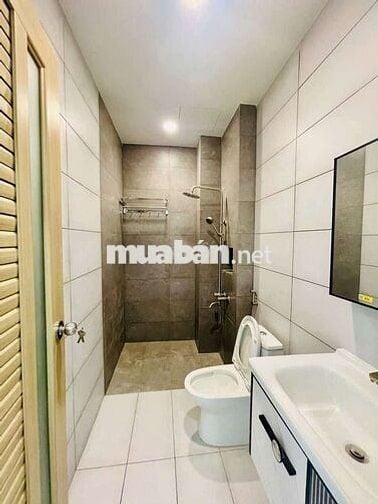 Cho thuê nguyên căn  1 trệt 3 lầu 5pn 5wc nhà mới full nội thất