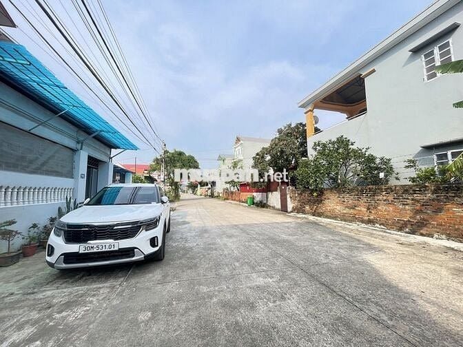 Bán đất Quang Tiến - 90m2 - Phân lô ô tô tránh - Chủ rất thiện chí