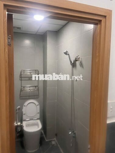 Nhà nguyên căn một trệt một lầu hẻm mới  trải nhựa , xe hơi ra vào