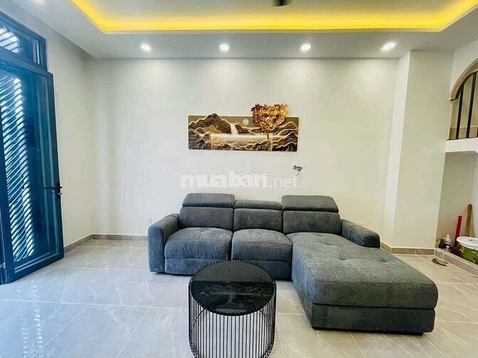 Cho thuê nguyên căn  1 trệt 3 lầu 5pn 5wc nhà mới full nội thất