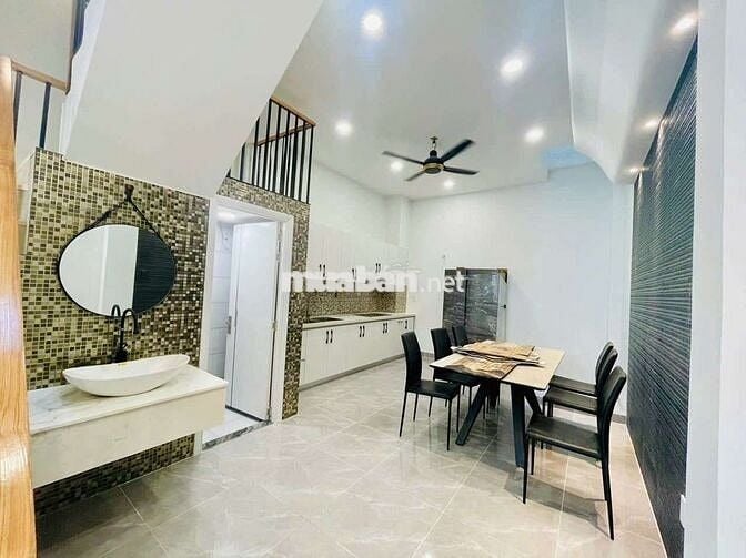 Cho thuê nguyên căn  1 trệt 3 lầu 5pn 5wc nhà mới full nội thất