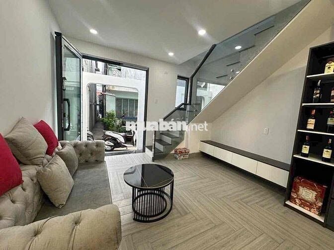 NHÀ LẦU MỚI TINH ĐỦ NỘI THẤT DỌN VÀO Ở NGAY PHƯỜNG 1