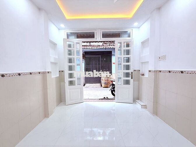 NHÀ HOÀNG DIỆU Q4- 3 LẦU ĐÚC - 30m2 - KO QH- GIÁ 4 TỶ