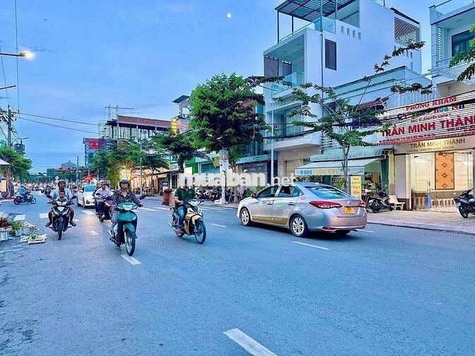NỀN MẶT TIỀN DT RỘNG ĐƯỜNG TRẦN QUANG DIỆU