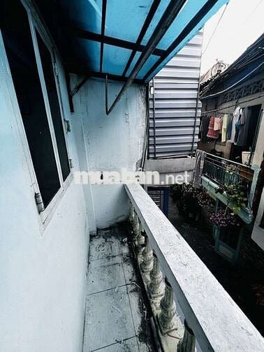 Nhà nguyên căn 2 lầu hẻm 1/ đường số 5 p17 gò vấp 2phòng 1wc giá 4tr