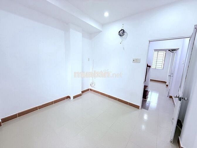 NHÀ HOÀNG DIỆU Q4- 3 LẦU ĐÚC - 30m2 - KO QH- GIÁ 4 TỶ