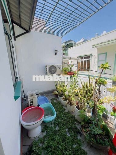 Nhà mới đẹp hẻm 1/ nguyễn văn công p3 gò vấp đt 4 x 15 đúc lầu giá 11t