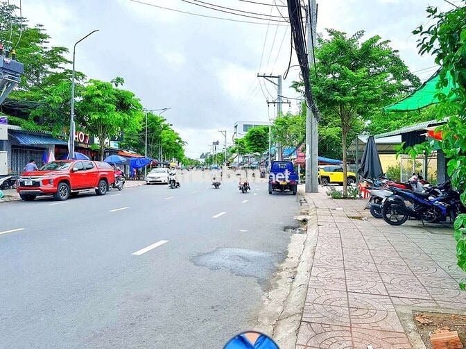 ĐẤT LỚN - ĐƯỜNG TRẦN QUANG DIỆU