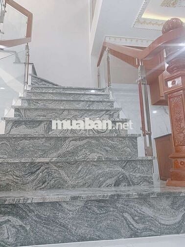 Bán Nhà 5 tầng Ngay Phường Linh Đông