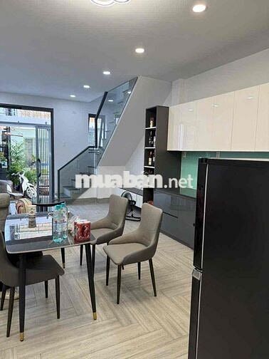 NHÀ LẦU MỚI TINH ĐỦ NỘI THẤT DỌN VÀO Ở NGAY PHƯỜNG 1