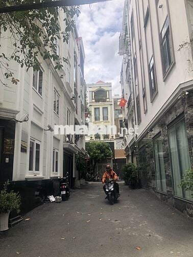 Nhà HXH quay đầu, 4PN, khu trung tâm Nơ Trang Long, quận Bình Thạnh,
