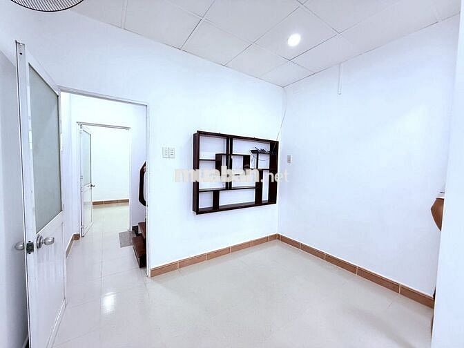 NHÀ HOÀNG DIỆU Q4- 3 LẦU ĐÚC - 30m2 - KO QH- GIÁ 4 TỶ