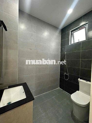 NHÀ LẦU MỚI TINH ĐỦ NỘI THẤT DỌN VÀO Ở NGAY PHƯỜNG 1