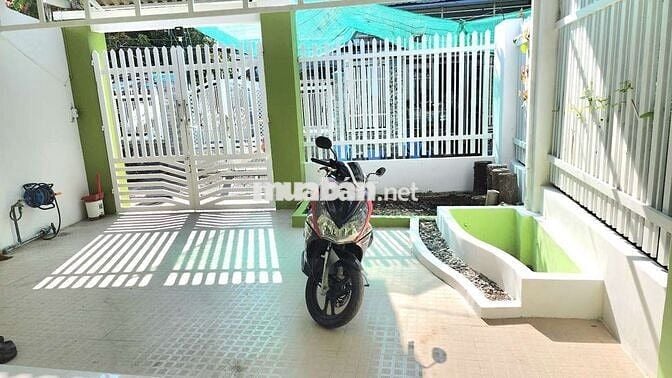 BÁN NHÀ 105M2 MỚI ĐEP 3PN CÓ GÁC HẺM XE HƠI 5M GẦN KHO C SỔ RIÊNG BIỆT