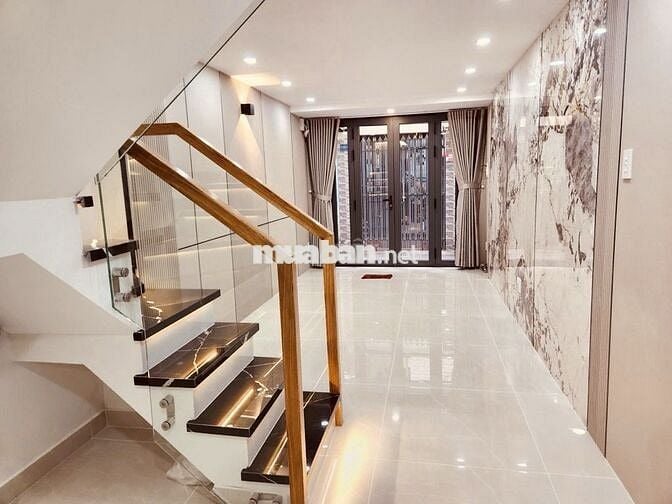 NHÀ ĐẸP Q4- SÁT MT- 30m2 - 2 LẦU ĐÚC - KO QH- GIÁ 4 TỶ NHỈNH