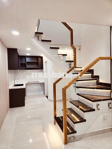 NHÀ ĐẸP Q4- SÁT MT- 30m2 - 2 LẦU ĐÚC - KO QH- GIÁ 4 TỶ NHỈNH