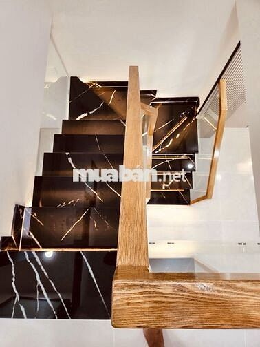 NHÀ ĐẸP Q4- SÁT MT- 30m2 - 2 LẦU ĐÚC - KO QH- GIÁ 4 TỶ NHỈNH