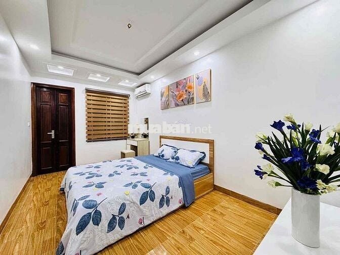Hot hot! Nhà đẹp Khương Trung, 30m ra ô tô, ngõ thông. 39mx4T. Chỉ 7,9