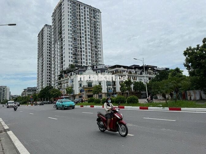 CẦN BÁN NHÀ BỒ ĐỀ LONG BIÊN HÀ NỘI.