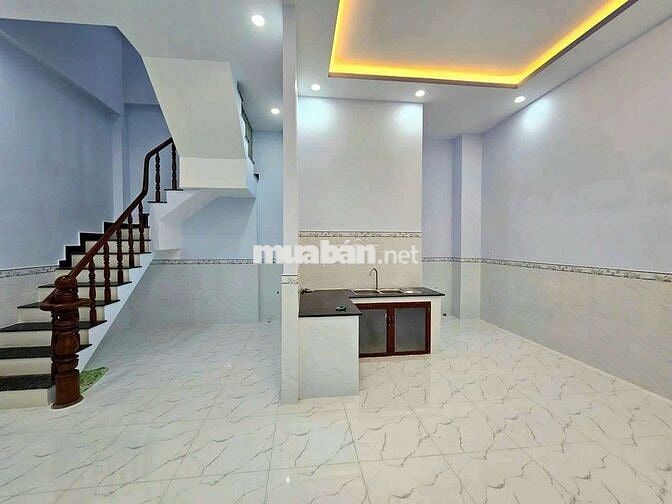 Mặt tiền Nguyễn Văn Quá - Q12 - Nhà 3PN 3WC, sân thượng, giá 14tr