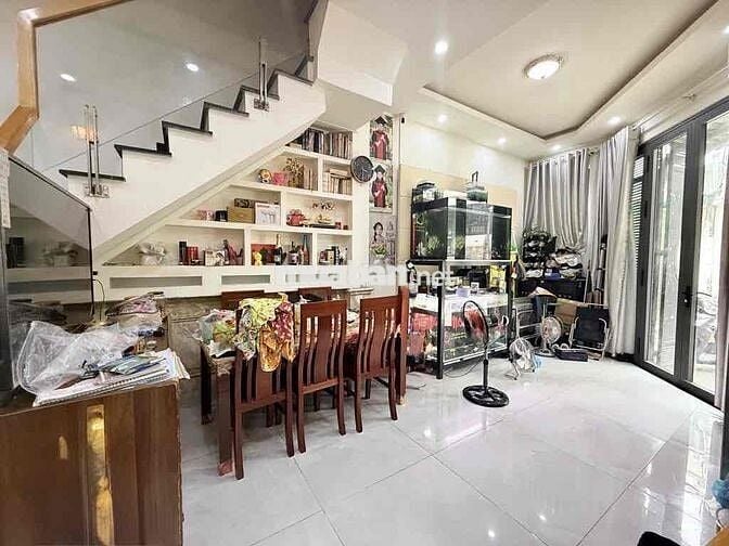 Bán Nhà Thống Nhất -GV - Lô Goc 2 mặt Tiền thoáng sạch -40m2