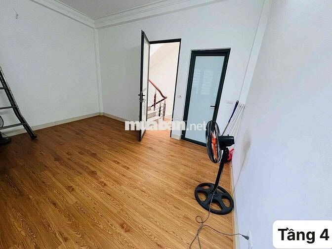 Bán nhà phố Trạm - Long Biên 35mx5 tầng, giá 6.6 tỷ. Full nội thất