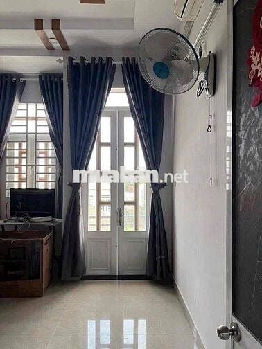Cho thuê nhà nguyên căn 4x14,1 trệt 2 lầu 3pn gần chợ Đại Hải