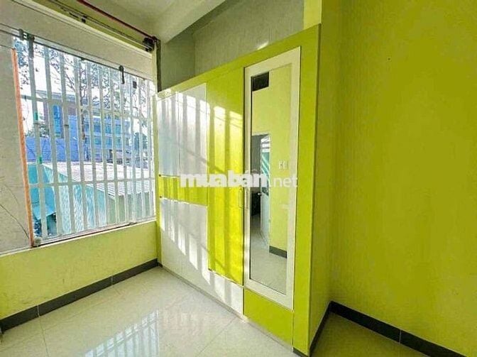 Cho thuê nhà 2 lầu mặt tiền KDC Hồng Phát 3 phòng ngủ