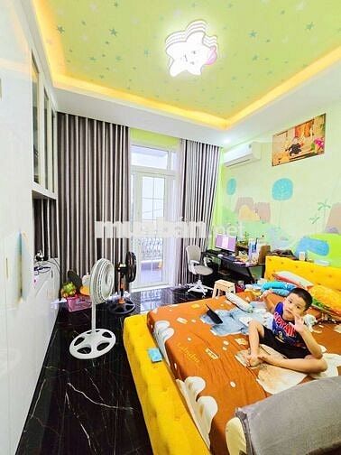 Bán nhà 287 Âu Duong Lân, p2 hẻm xe hơi giá rẻ 4 PN nhà còn mới