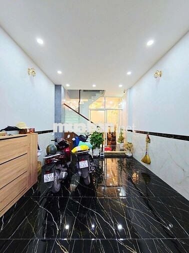 Bán nhà 287 Âu Duong Lân, p2 hẻm xe hơi giá rẻ 4 PN nhà còn mới