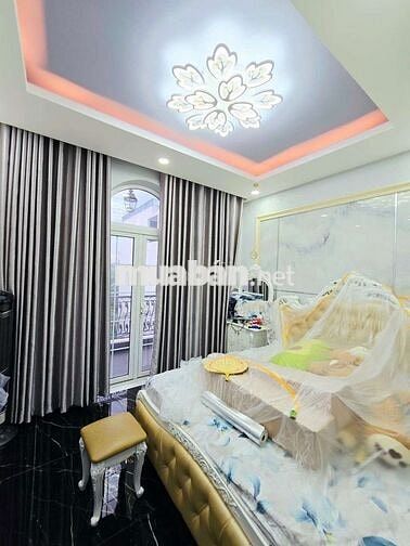 Bán nhà 287 Âu Duong Lân, p2 hẻm xe hơi giá rẻ 4 PN nhà còn mới