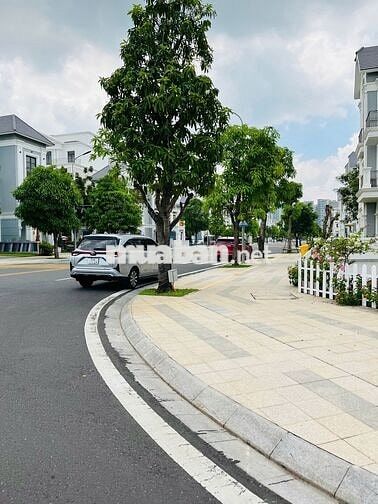 Bán Biệt Thự 1T2L Thanh Toán 550tr Nhận Nhà Ngay 3/2 Vinhome Hậu Nghĩa