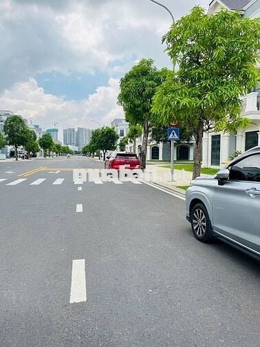 Bán Biệt Thự 1T2L Thanh Toán 550tr Nhận Nhà Ngay 3/2 Vinhome Hậu Nghĩa