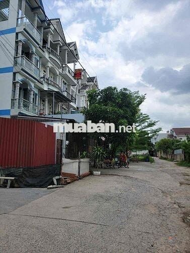 NHÀ LÔ GÓC MÁT MẺ - TƯƠNG LAI MT ĐƯỜNG 30M.