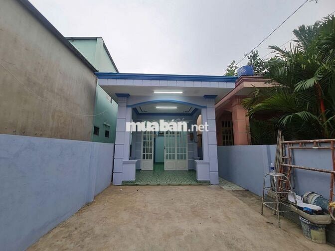 Chủ cần bán gấp căn nhà cấp 4 vị trí cực đẹp , hẻm xe, tải tránh nhau