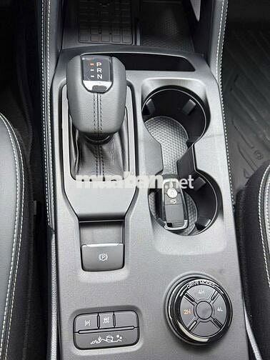 Ford Everest 2025 Platinum 2.0L 4x4 AT - 7000 km