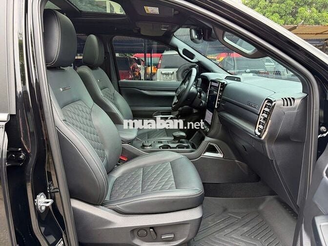 Ford Everest 2025 Platinum 2.0L 4x4 AT - 7000 km