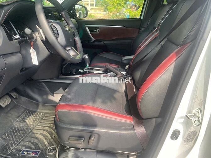 Toyota Fortuner 2022 2.7L 4x4 AT - 9000 km