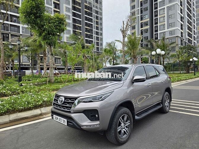 Toyota Fortuner 2024 2.7 AT 4x2 - 18219 km