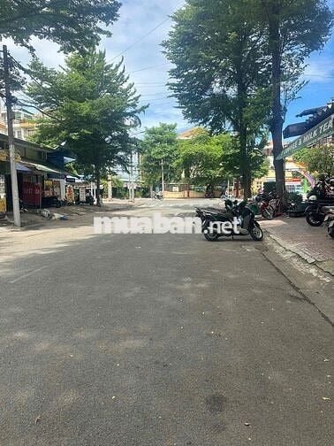 kho cho thuê MTKD bình phú p11q6 . DT160m giá 33tr