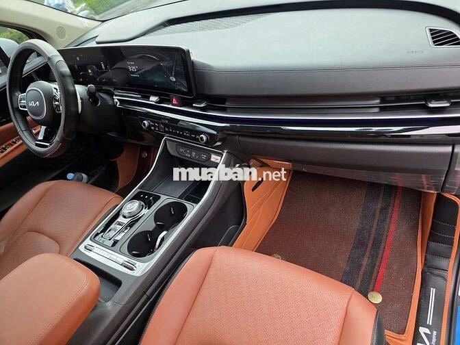 Kia Carnival 2025 Signature 2.2D - 8227 km