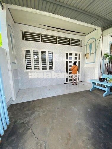 GẤP ! Nợ tiền nên cần bán căn nhà 102m2 ở Tân Thông Hội Củ Chi 695tr